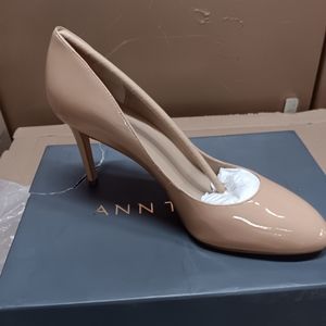 Ann Taylor pumps